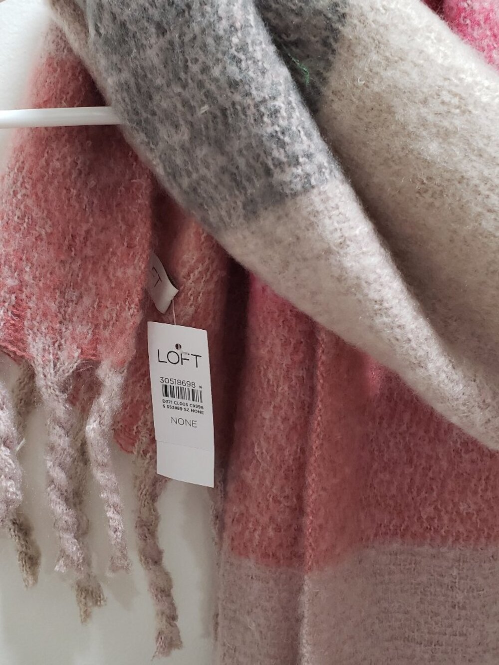 Oversized Colorblock Scarf - Picture 4 of 6